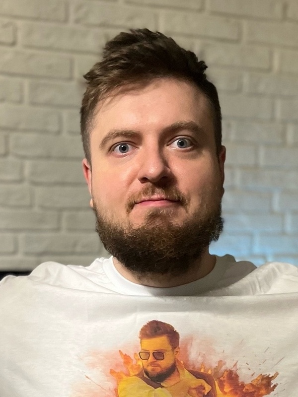 Илья Алтухов